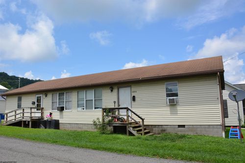 130 Minnich St, Weston, WV, 26452-2245 | Card Image