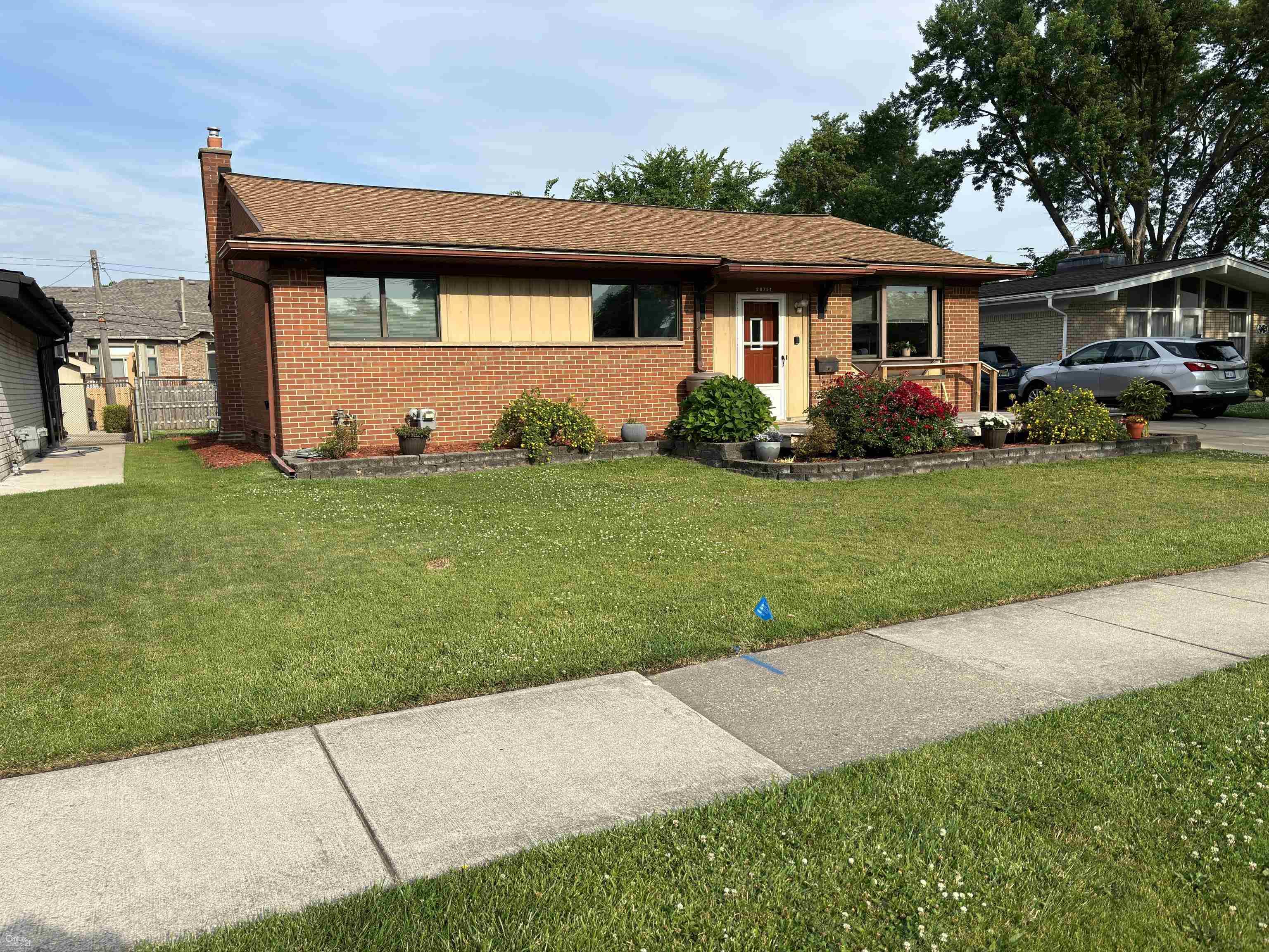Cunningham Dr, Warren, MI 48092