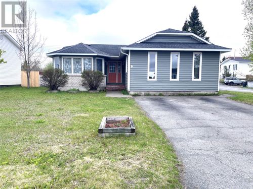 9 Aspen Hts, Grand Falls Windsor, NL, A2B1G7 | Card Image