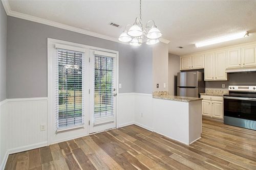 2 Chastain Cir, Newnan, GA, 30263-8601 | Card Image