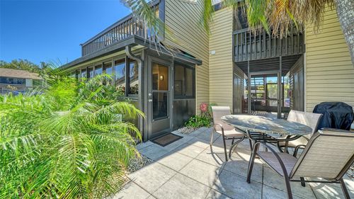 77-712 White Pine Tree Rd, VENICE, FL, 34285-4206 | Card Image