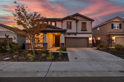 674 Valencia St, Lincoln, CA, 95648-8837 | Card Image