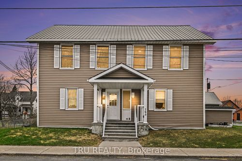 186 Water St, Almonte, ON, K0A1A0 | Card Image