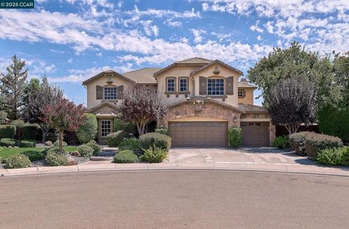 119 Clifton Ct, Ripon, CA, 95366-9378 | Card Image