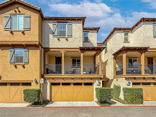 26707 Lexington Ln, Saugus, CA, 91350-5744 | Card Image