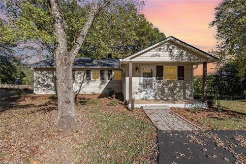 150 Witt St, Mount Airy, NC, 27030-2239 | Card Image