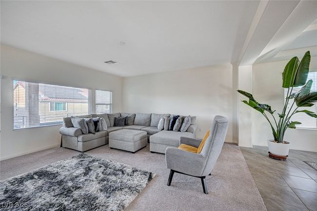 Living Room | Image 10