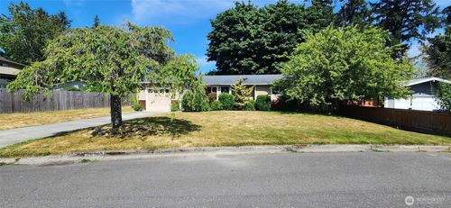 22703 2nd Pl W, Bothell, WA, 98021-8328 | Card Image