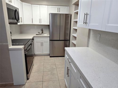 apt-b2-8701 Sw 141st St, Palmetto Bay, FL, 33176-7231 | Card Image