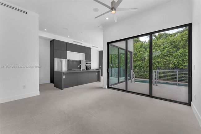 1 - 640 Fernwood Rd, Townhouse with 4 bedrooms, 3 bathrooms and null parking in Key Biscayne FL | Image 4