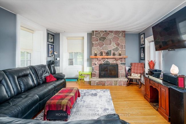 5626-5750 3 Rd Line, Home with 3 bedrooms, 2 bathrooms and 8 parking in Tottenham ON | Image 9