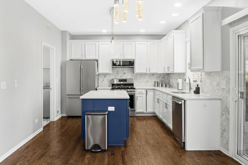 136 Lilac St, Bolingbrook, IL, 60490-2021 | Card Image