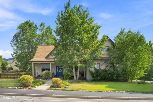 7 Custer Ct, Gypsum, CO, 81637-5064 | Card Image