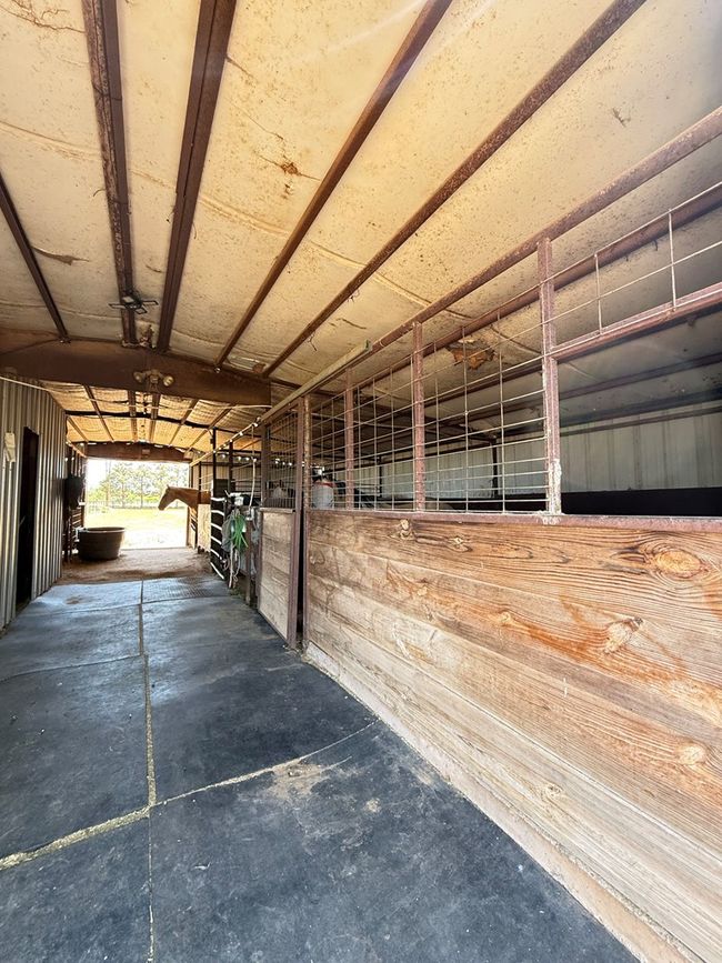 447 W Fm 1606, House other with 3 bedrooms, 2 bathrooms and 2 parking in Ira TX | Image 41