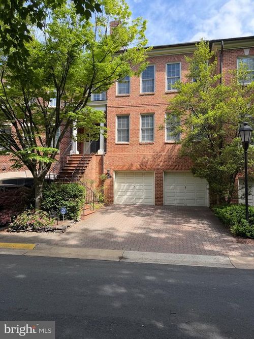 2007 Mayfair Mclean Ct, Falls Church, VA, 22043-1761 | Card Image