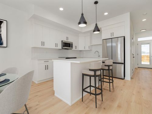 673 Blackwolf Blvd N, Lethbridge, AB, T1H7H7 | Card Image