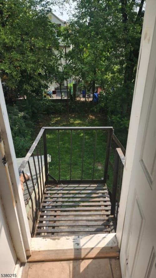 20 Dean St, West Orange, NJ, 07052-5255 | Card Image