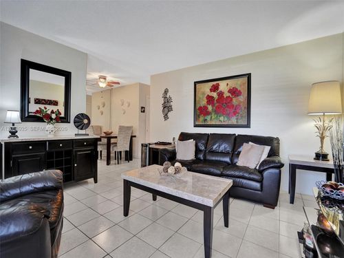 110-16901 Ne 13th Ave, Miami, FL, 33162-2719 | Card Image