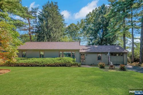 1105 Knoll Rd, Boonton, NJ, 07005-9620 | Card Image