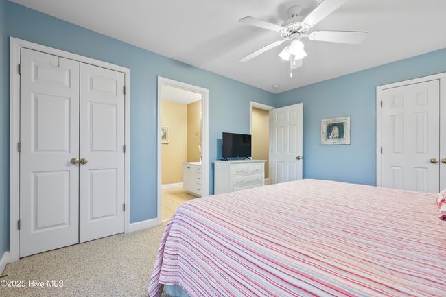 B - 537 Third Ave S, Condo with 4 bedrooms, 5 bathrooms and 1 parking in Kure Beach NC | Image 31