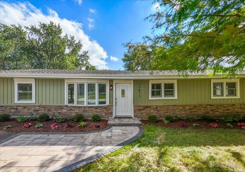 11611 Douglas Ave, Huntley, IL, 60142-7196 | Card Image