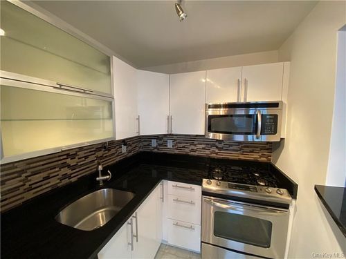 apt-2a-1155 Warburton Ave, Yonkers, NY, 10701-1082 | Card Image