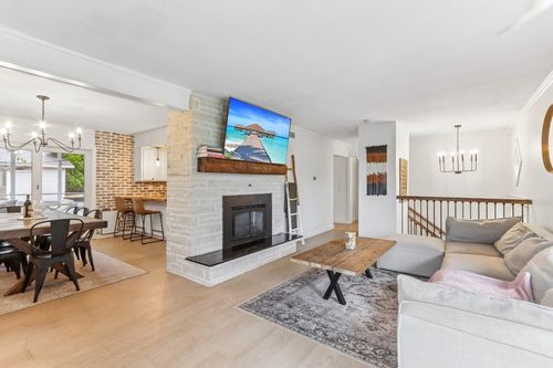 513 Prospect Rd, WAUNAKEE, WI, 53597-1033 | Card Image
