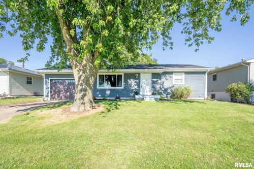 223 N Rowe Ln, Walcott, IA, 52773-7783 | Card Image