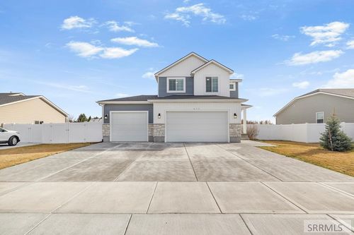 671 W Yarmouth St, Idaho Falls, ID, 83402-1307 | Card Image