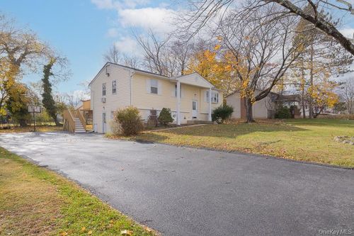 7 Southpark Dr, Garnerville, NY, 10923-1119 | Card Image