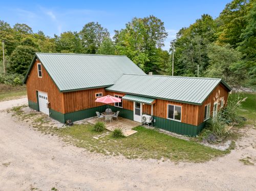 7314 Walker St, Benzonia, MI, 49616-9761 | Card Image