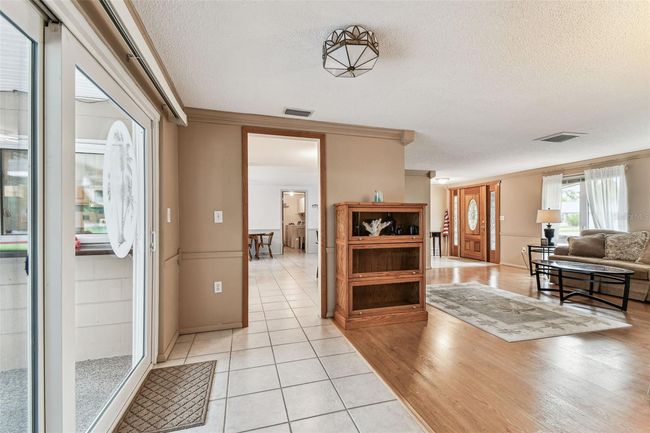 12101 Meadowbrook Ln, House other with 3 bedrooms, 2 bathrooms and null parking in Bayonet Point FL | Image 10