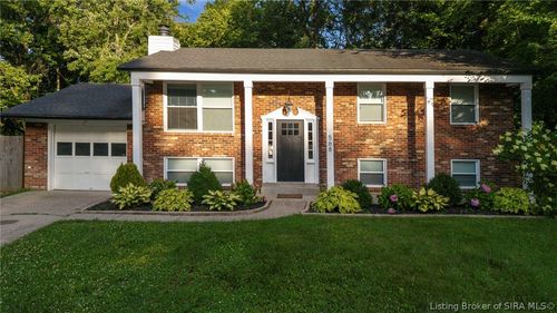 568 Spicewood Pl, Clarksville, IN, 47129-1289 | Card Image