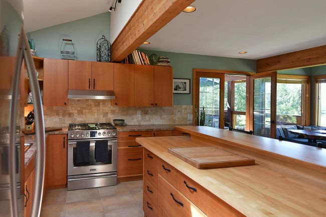 4509 Pollock Road, House other with 4 bedrooms, 2 bathrooms and 8 parking in Madeira Park BC | Image 2