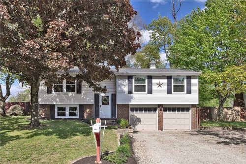 645 Blue Ridge Rd, Pittsburgh, PA, 15239-2717 | Card Image