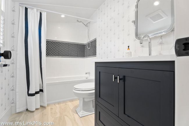 43 Peases Point Way S, House other with 4 bedrooms, 7 bathrooms and null parking in Edgartown MA | Image 34