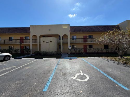 207-906 Sw 9th Street Circle, Boca Raton, FL, 33486 | Card Image