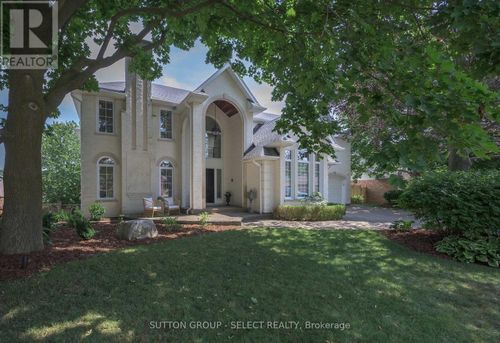 39 Butternut Grove, London, ON, N6K4J3 | Card Image
