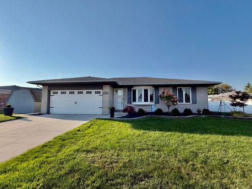 22310 S Fairway Dr, Woodhaven, MI, 48183-3109 | Card Image