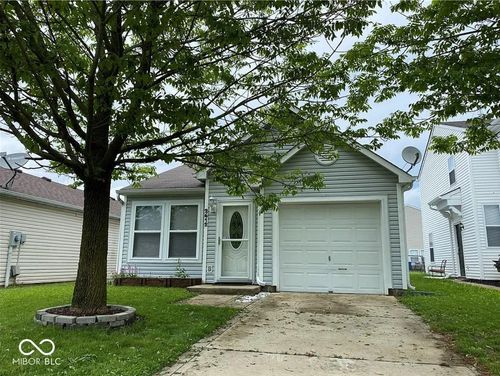 2612 Redland Ln, Indianapolis, IN, 46217-7133 | Card Image