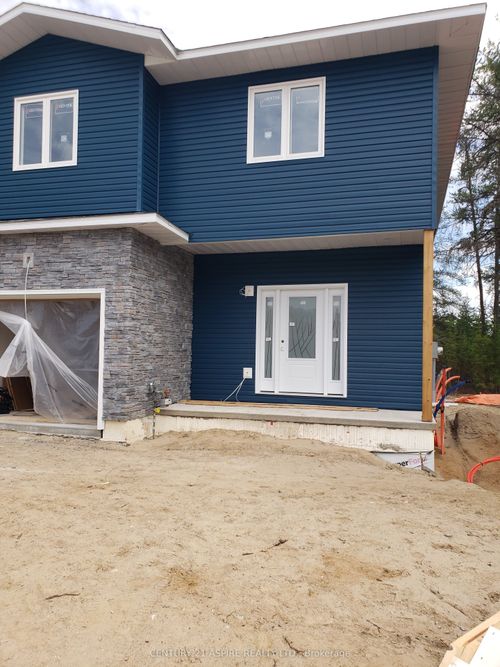 94A Frontenac Cres, Deep River, ON, K0J | Card Image