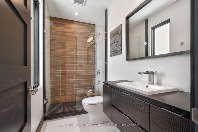 381 7 Th Rd E, House other with 4 bedrooms, 5 bathrooms and 35 parking in Stoney Creek ON | Image 24