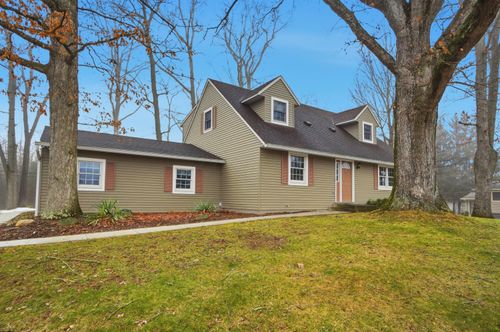 658 Knoll Dr, Granville, OH, 43023-9655 | Card Image