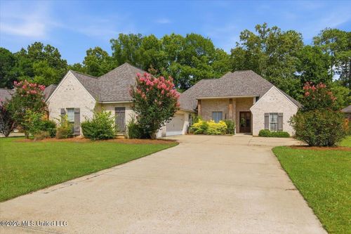 230 Grayhawk Dr, Madison, MS, 39110-4011 | Card Image