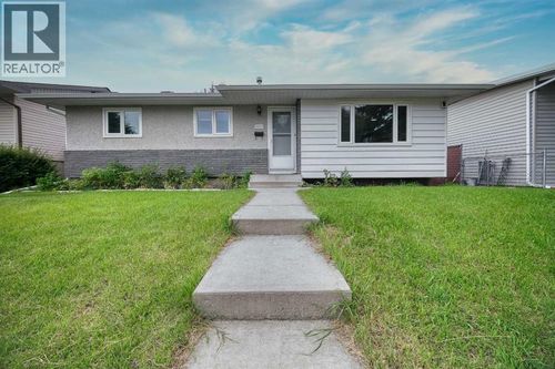 3307 Boulton Rd Nw, Calgary, AB, T2L1M2 | Card Image