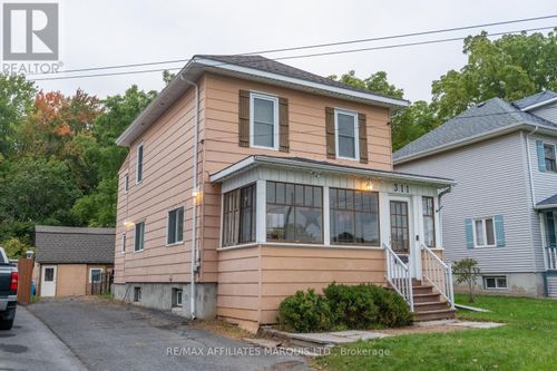 311 4th St W, Cornwall, ON, K6J2S3 | Card Image