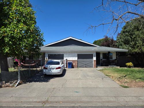 7394 Stratford Street, Sacramento, CA, 95822 | Card Image