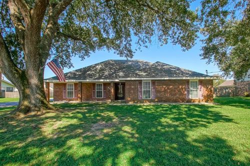 426 River Oaks Dr, Luling, LA, 70070-2144 | Card Image