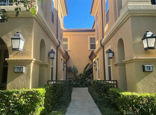 72 Mayfair, Irvine, CA, 92620-2149 | Card Image