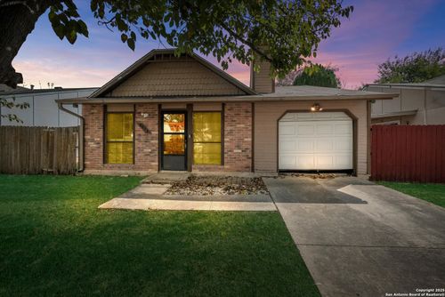 8034 Fair Bnd, San Antonio, TX, 78250-2895 | Card Image